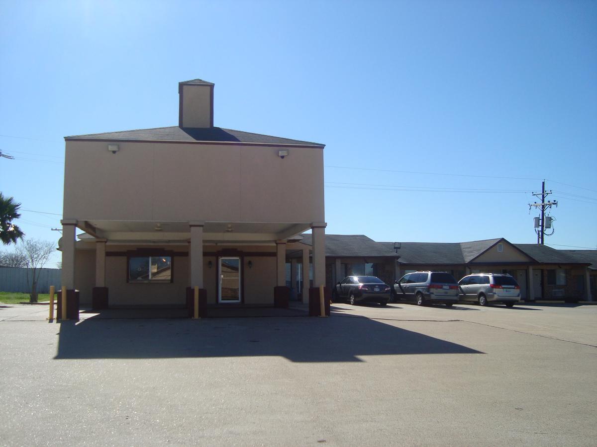 Navasota Inn Екстериор снимка